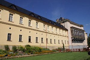 Jižní fronta zámku Nižbor