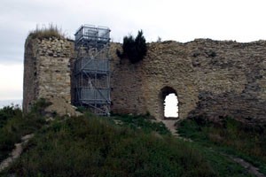 Východní hradba Lanšperku s montovanou rozhledničkou